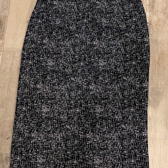 Pencil skirt - Picture 1 of 6